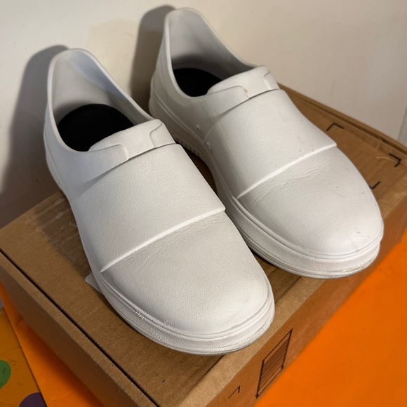 White nurse clogs - Picture 2 of 8